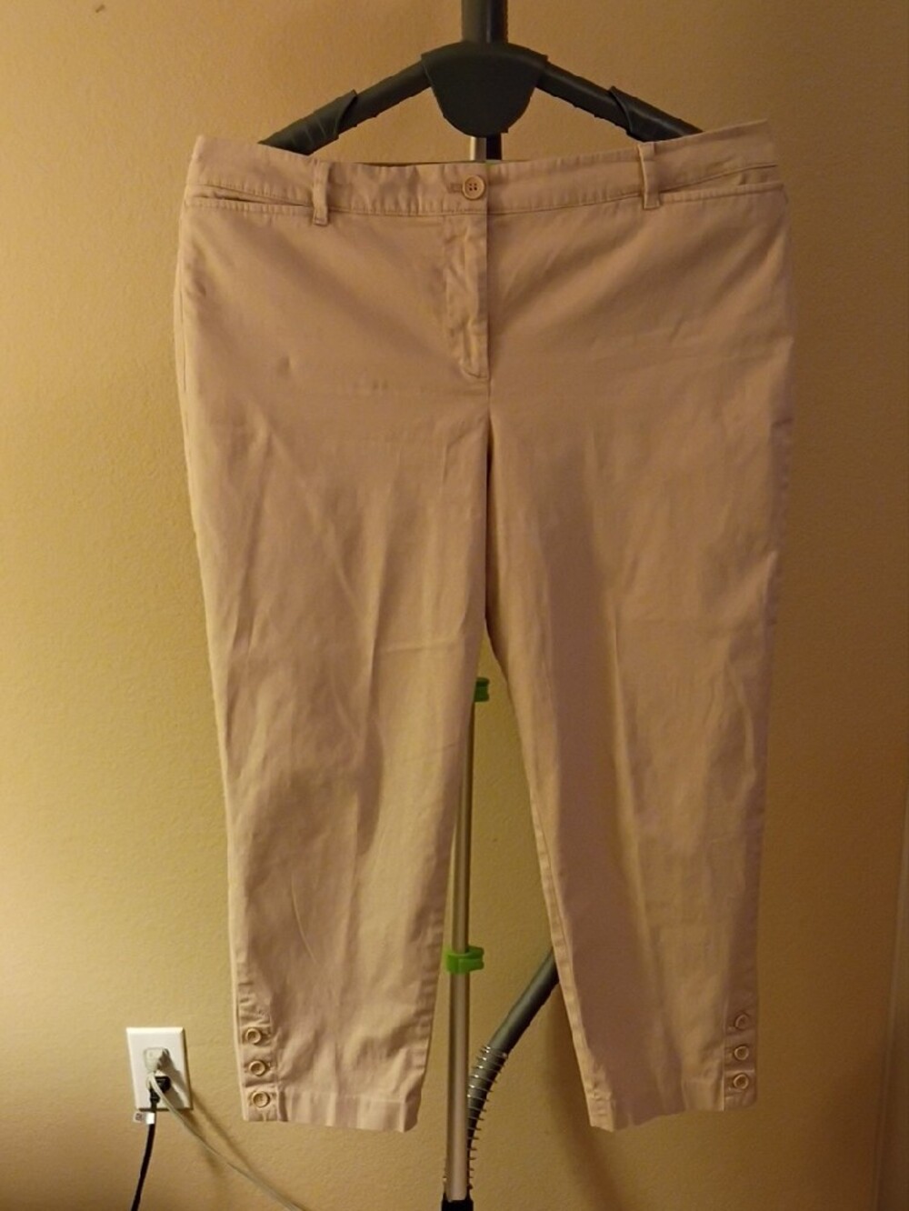 Talbots Beige Cropped Capris with Button Hem Size 14
